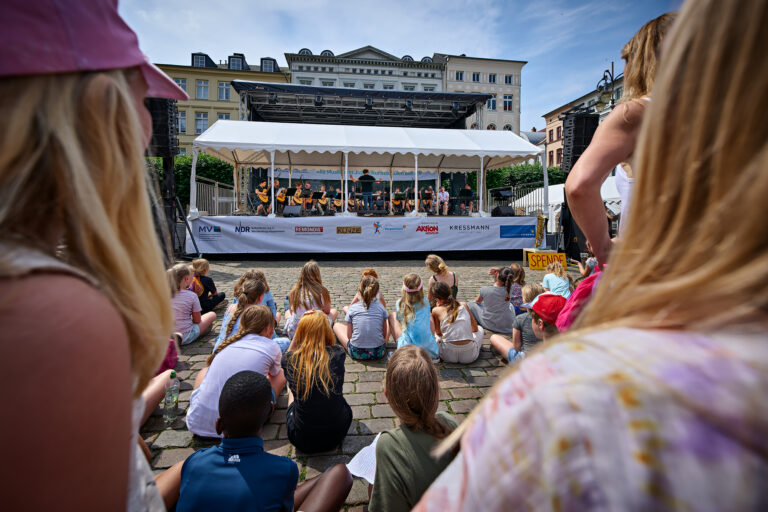 Musik Kunst Parcours 27.6.2024 Schwerin (© Uwe Nölke)