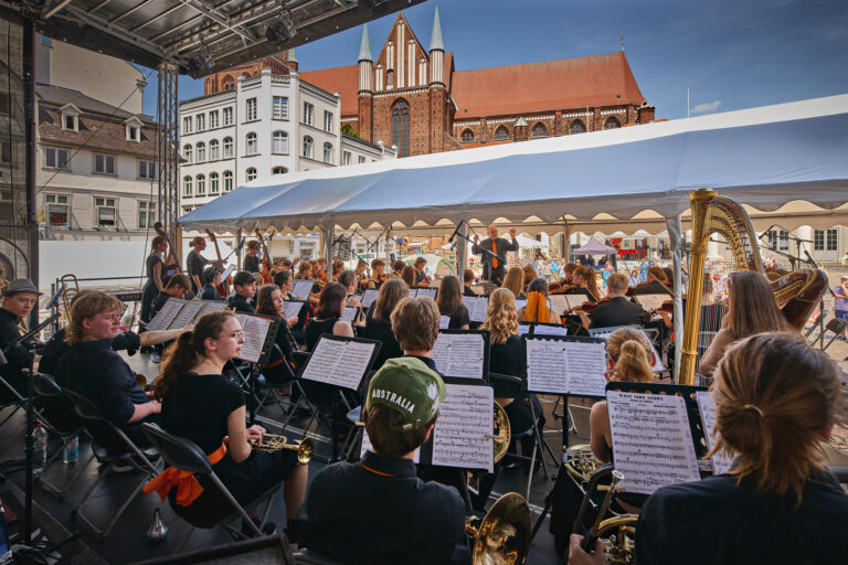 Musik Kunst Parcours 27.6.2024 Schwerin (© Uwe Nölke)